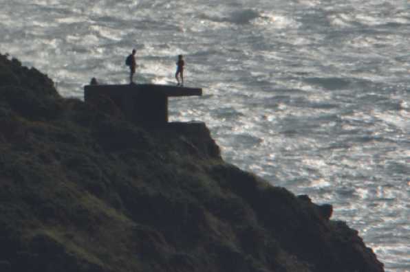 18 September 2020 - 10-48-03
This really needs speech bubbles. Two friends atop one of the searchlight emplacements at Froward Point.
------------------------------
Froward Point searchlight emplacement